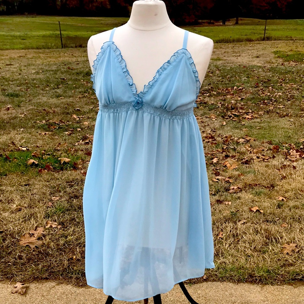 NWT Oscar de la Renta - 2 pc. Powder blue nighty w/ thong panties lingerie
